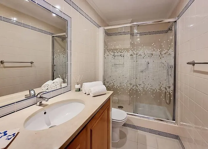 Sea Beside Албуфейра