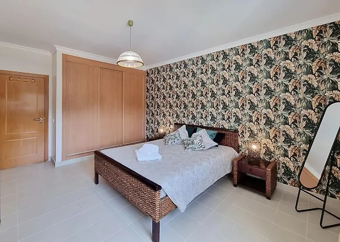 Sea Beside Апартаменти